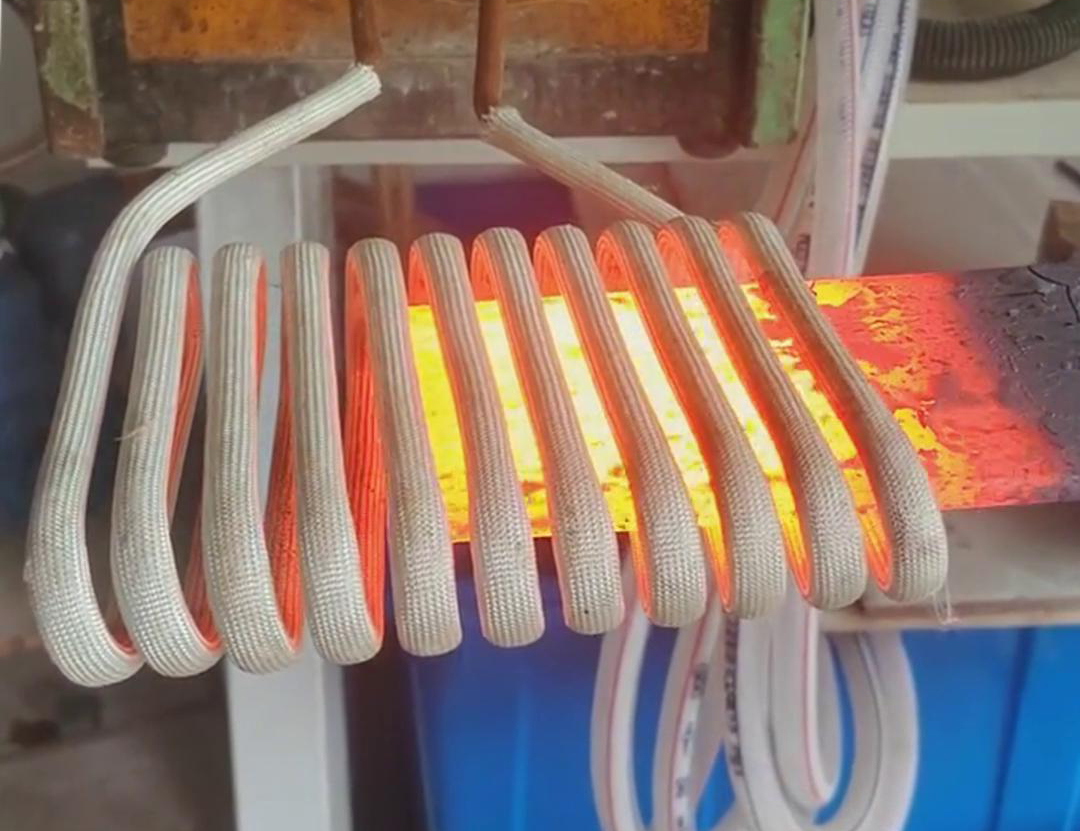 40KW高頻感應加熱設備可用于10mm鋼板的淬火、回火等熱處理工藝