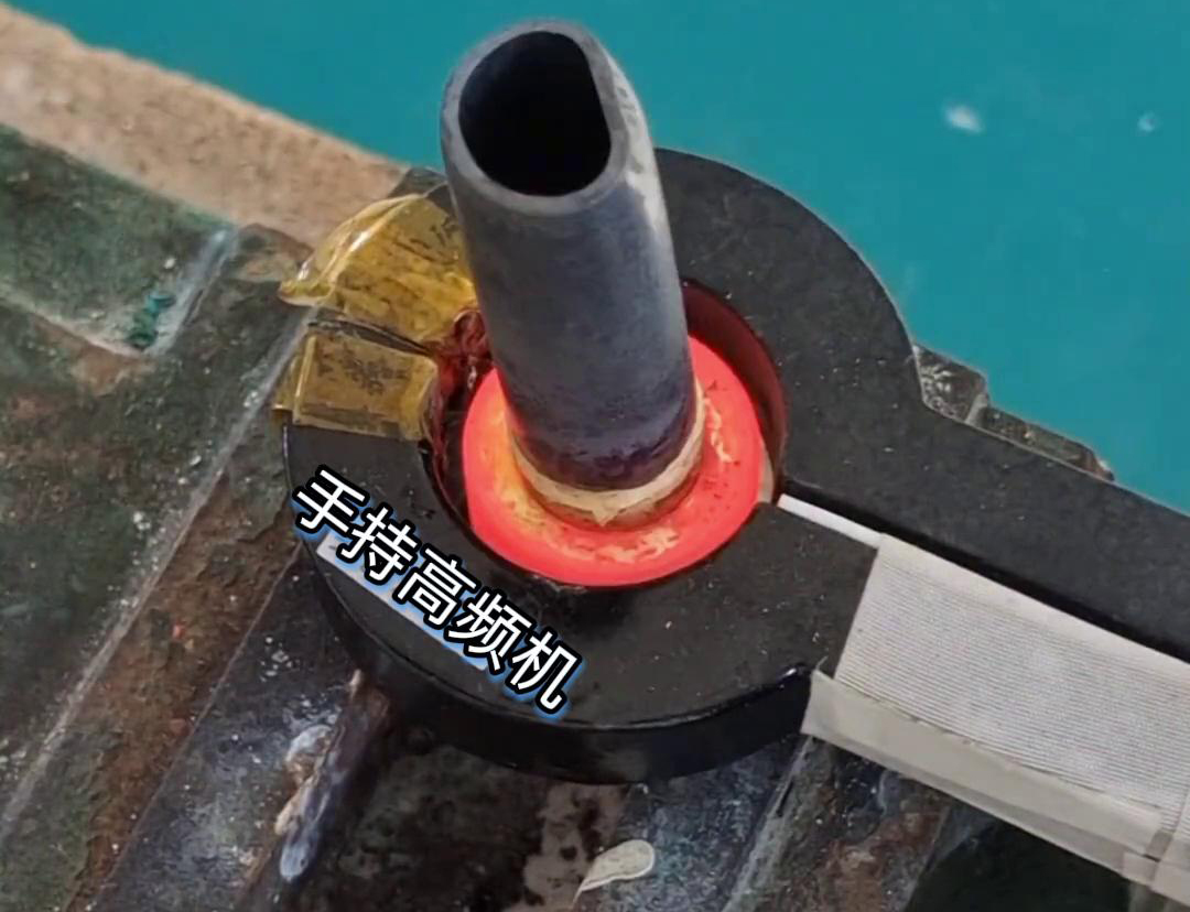 手持式高頻焊接機具有焊接速度快、焊接質(zhì)量高、操作簡單等優(yōu)點